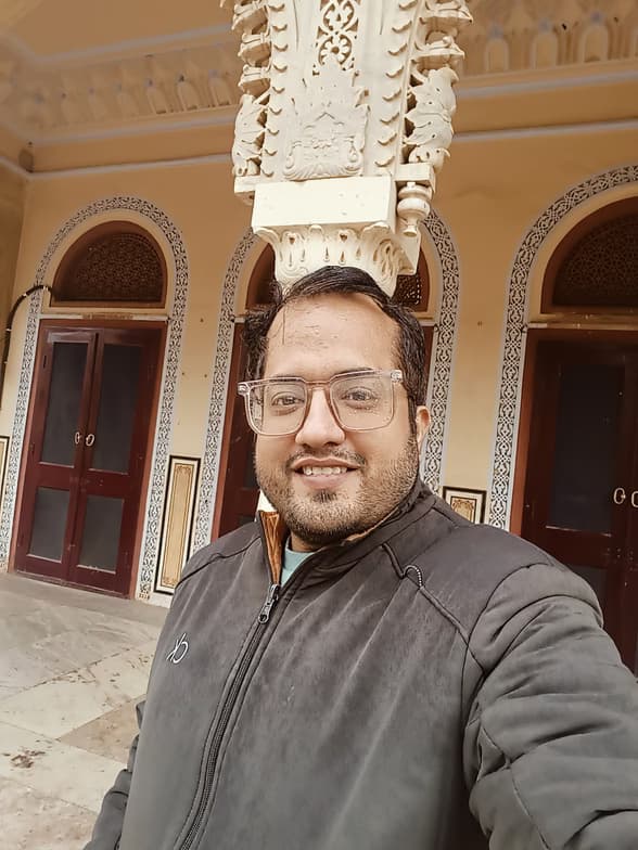 Travel snapshot of Hitesh during a trip