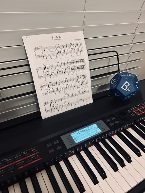 Piano learning materials by Annica  