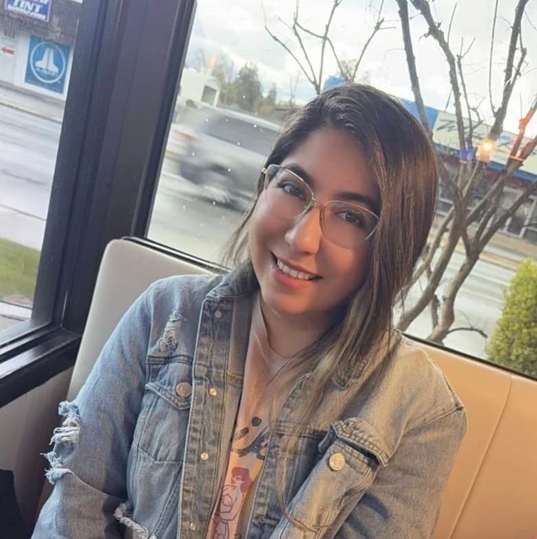 Profile photo of Yvonne, Singing tutor at Wiingy 