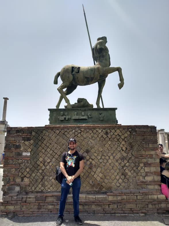 Travel snapshot of Gabriel during a trip 