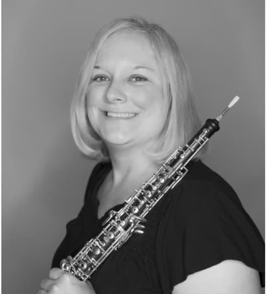 Casual photos of Dr. Jennifer Elisenoir, Wiingy tutor