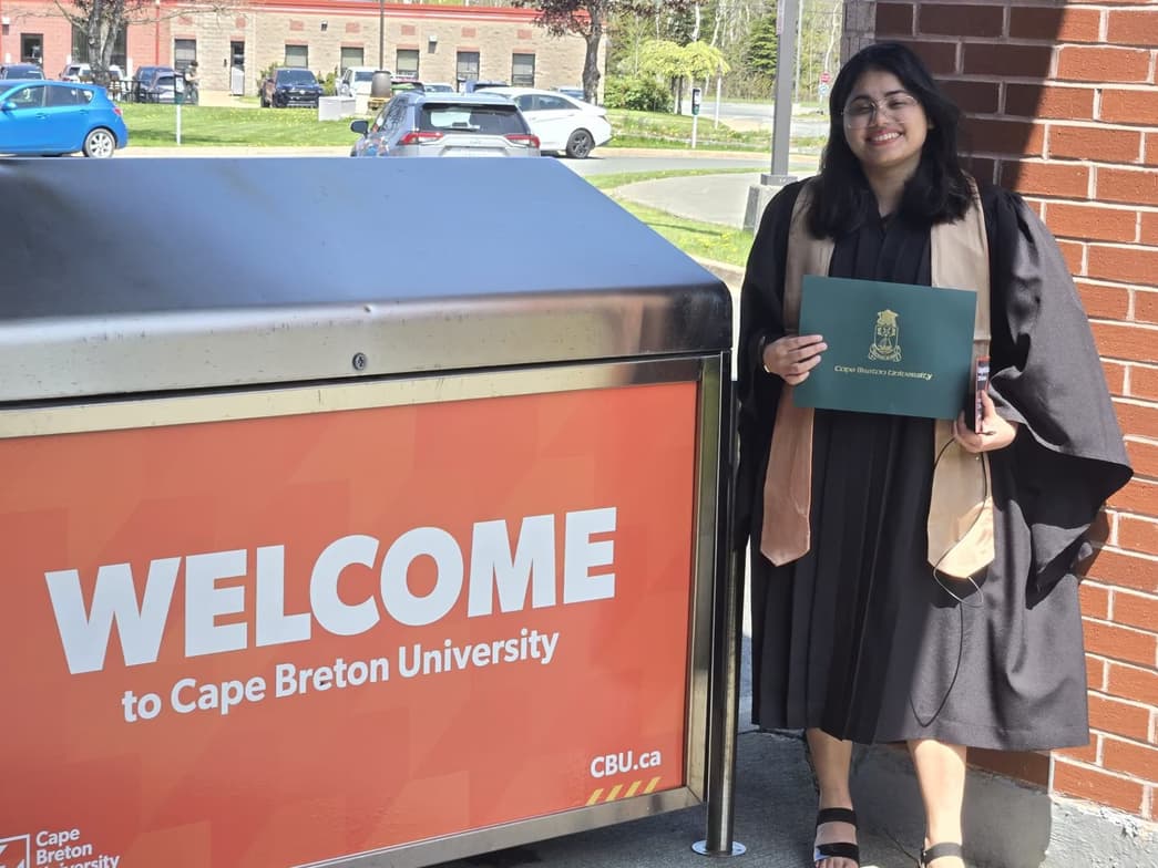 Graduation ceremony photo of Saloni 