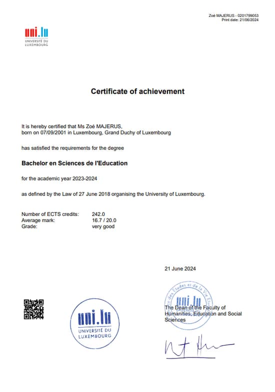 Verified degree or teaching certification of Zoé 