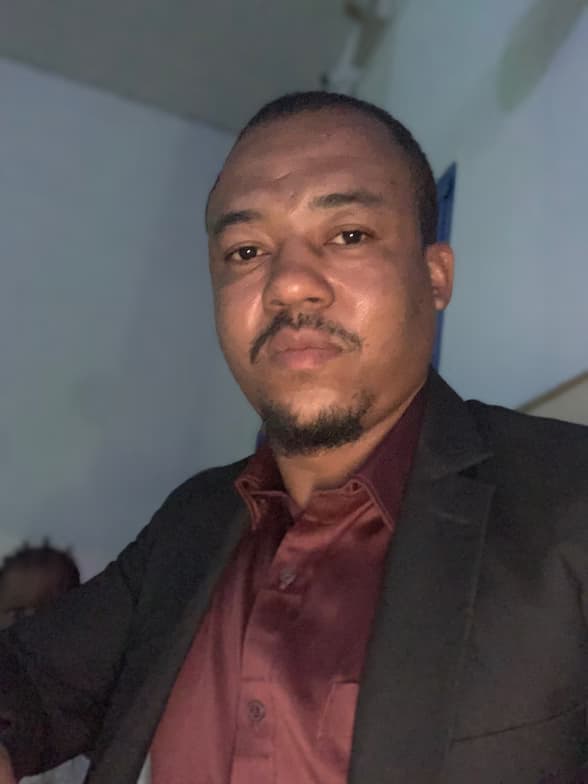 Profile photo of Romuald , French tutor at Wiingy 