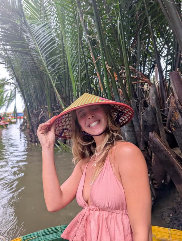 Travel snapshot of Zoé during a trip 