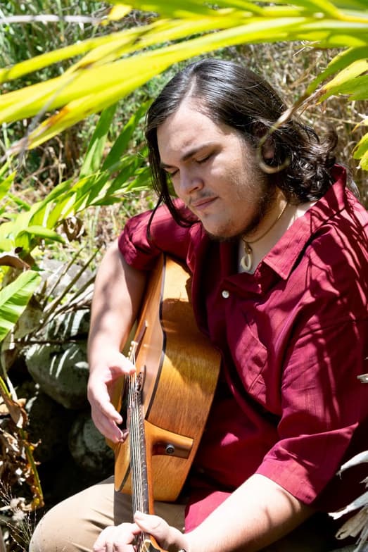 Profile photo of Eli, Singing tutor at Wiingy 