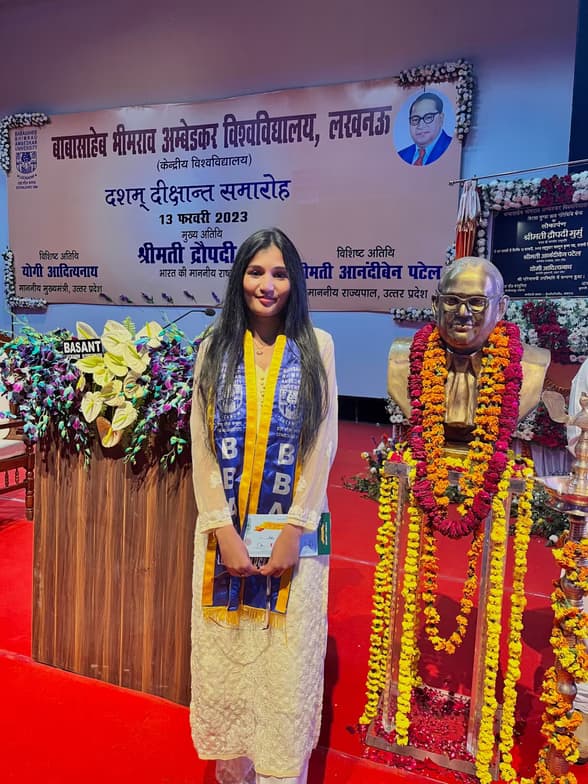 Graduation ceremony photo of Saba 