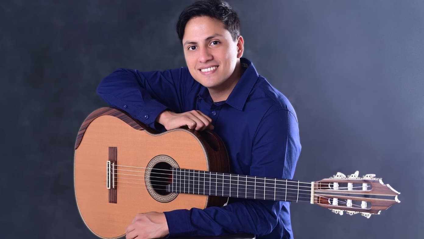 Profile photo of Bruno, Guitar tutor at Wiingy 