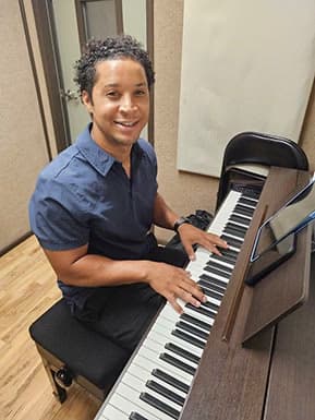 Profile photo of Patrick , Guitar tutor at Wiingy 