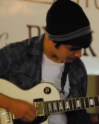 Profile photo of Juan, Guitar tutor at Wiingy 
