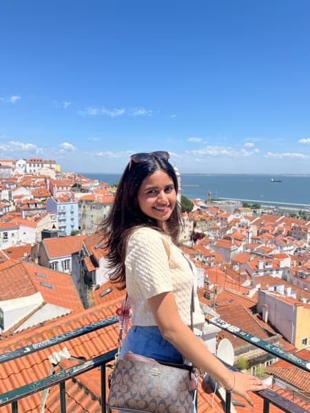 Travel snapshot of Sara during a trip 