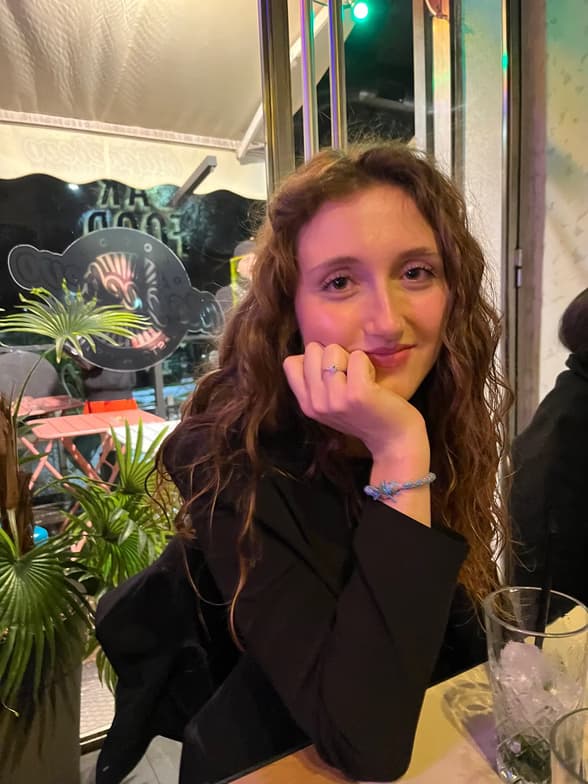 Profile photo of Arianna, English tutor at Wiingy