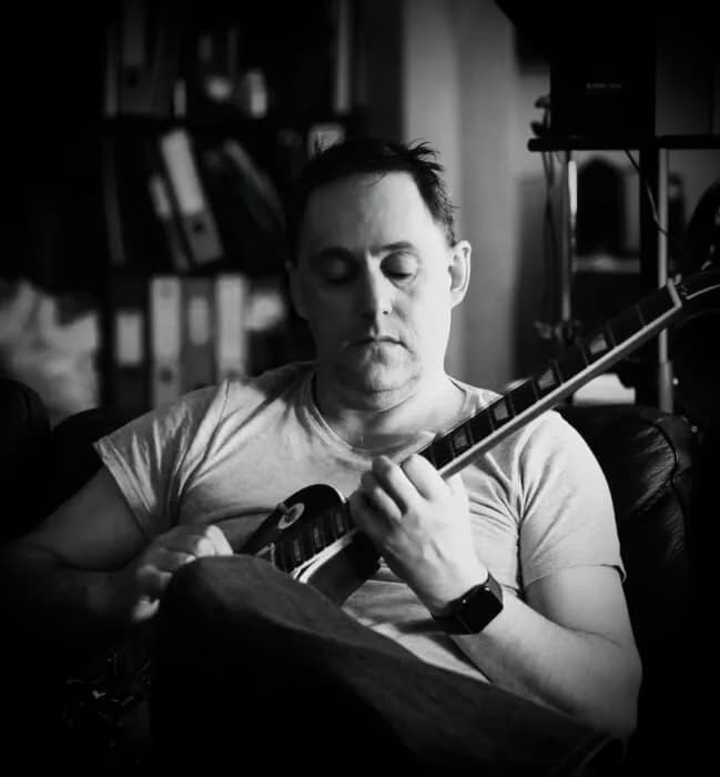 Profile photo of Nick J, Guitar tutor at Wiingy 