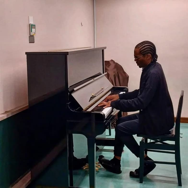 Profile photo of Juan, Piano tutor at Wiingy 