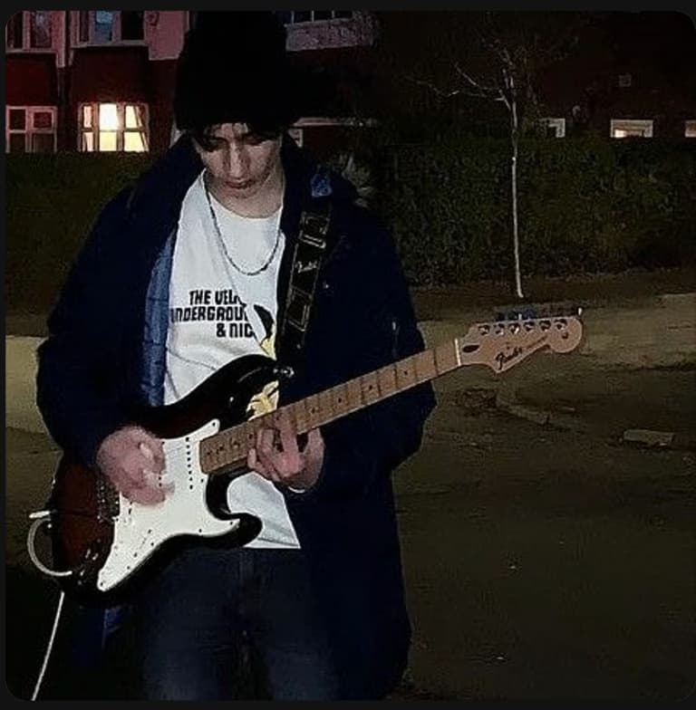 Profile photo of Alex, Guitar tutor at Wiingy 