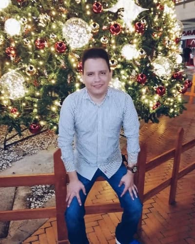 Profile photo of Alexander , Spanish tutor at Wiingy 