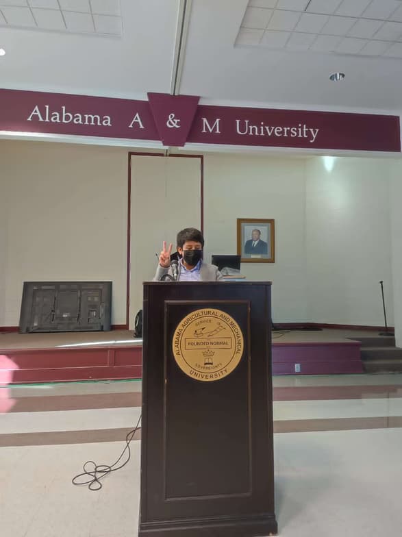 Travel snapshot of Laura during a trip