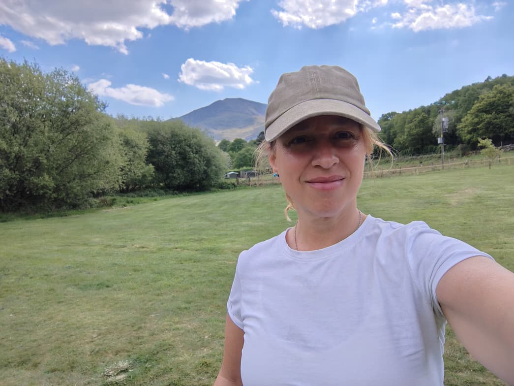 Travel snapshot of Syl during a trip 