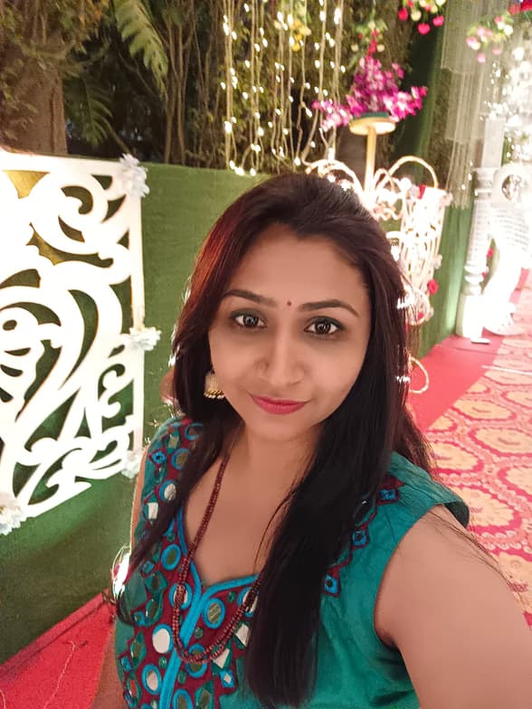 Profile photo of Binal , Chemistry tutor at Wiingy 