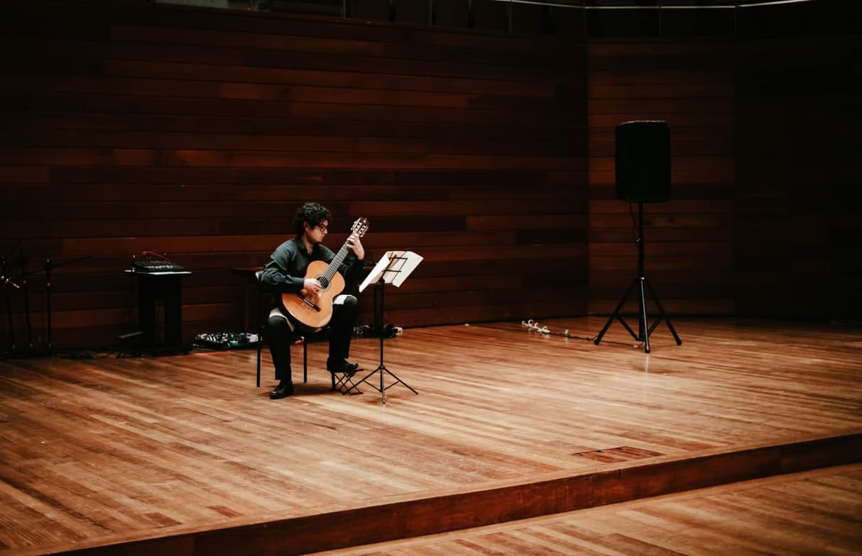 Profile photo of Juan Sebastian, Guitar tutor at Wiingy 