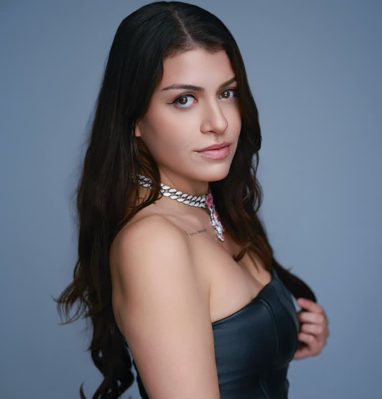 Profile photo of Kelly, Guitar tutor at Wiingy 