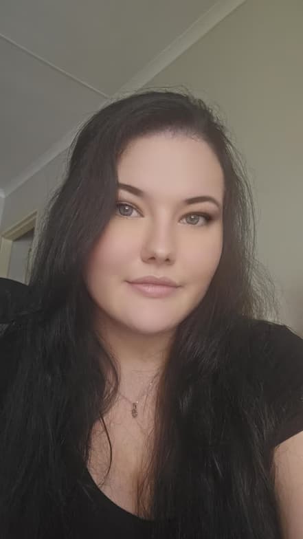 Profile photo of Armoné , English tutor at Wiingy 