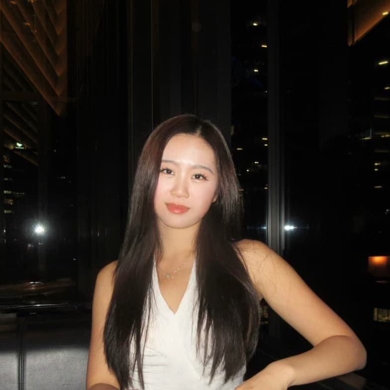 Profile photo of Lucy, Mathematics tutor at Wiingy 