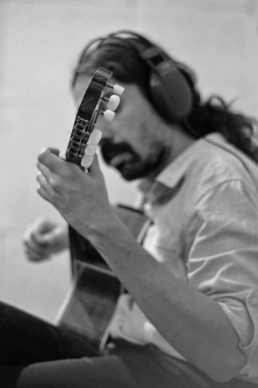 Profile photo of Farhad, Guitar tutor at Wiingy 