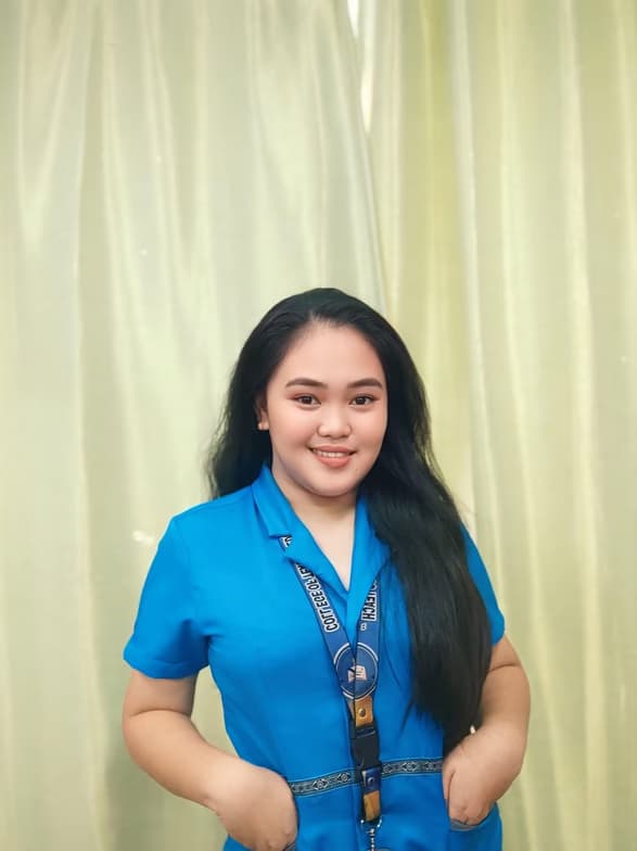 Profile photo of Sheen Vhea, Singing tutor at Wiingy 