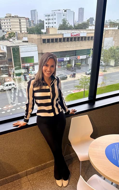 Johanna conducting a lesson 