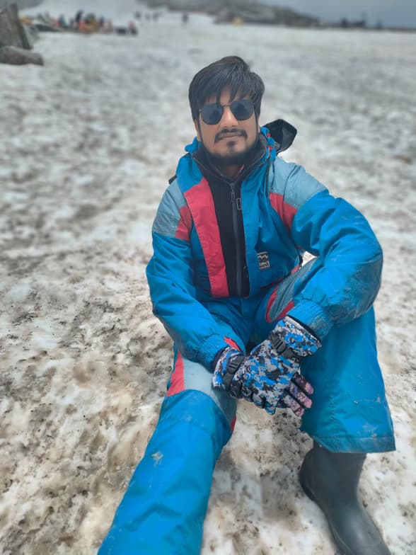 Travel snapshot of Neel kamal  during a trip 