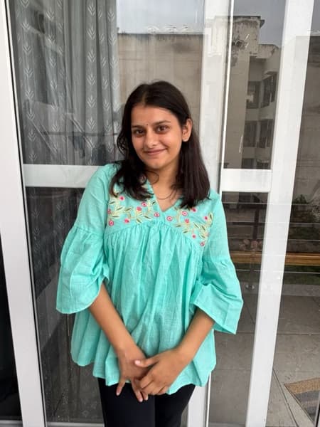 Profile photo of Palak , Chemistry tutor at Wiingy 