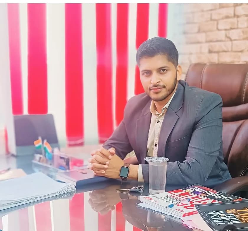 Profile photo of Narender, Chemistry tutor at Wiingy