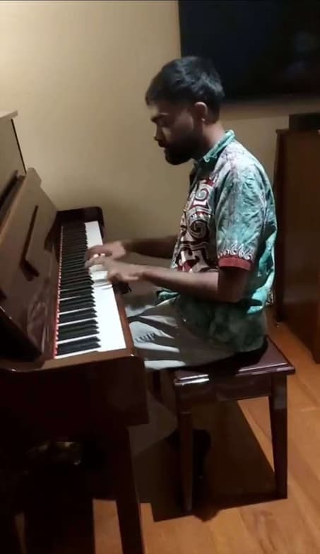 Casual photos of Mark, Wiingy tutor 