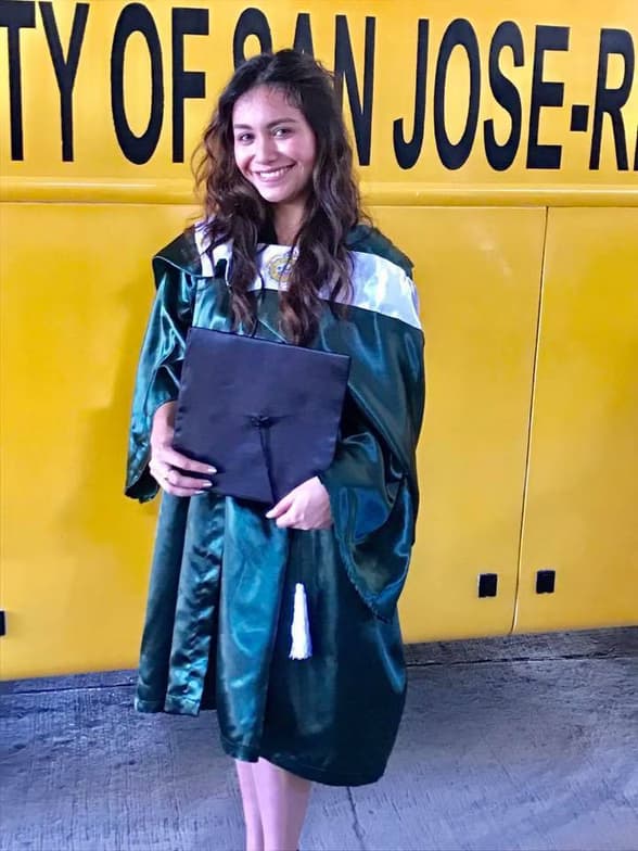 Graduation ceremony photo of Lee Mae