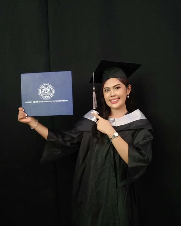 Graduation ceremony photo of Jasteen 