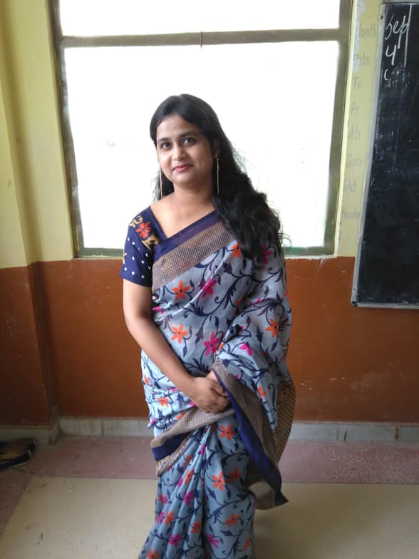 Profile photo of Sumbul , Chemistry tutor at Wiingy 