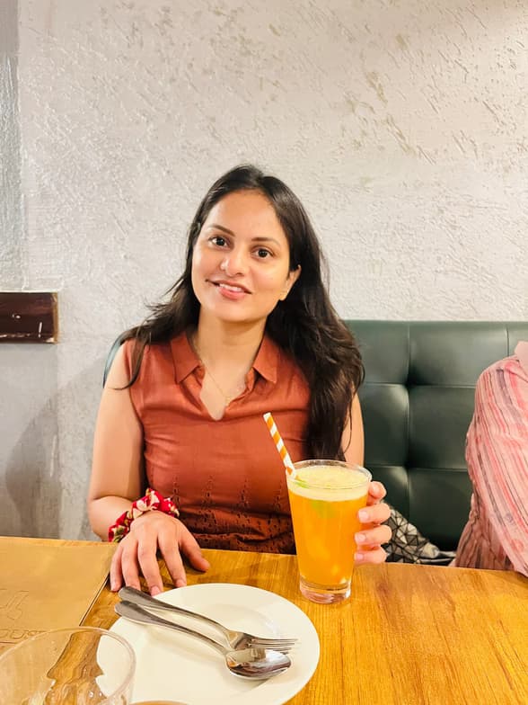 Profile photo of Nivedita, Chemistry tutor at Wiingy 