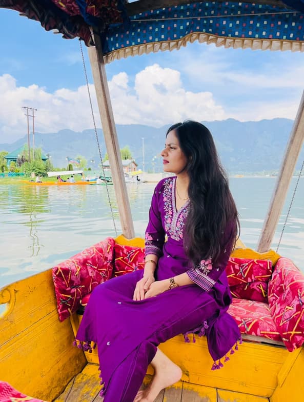 Travel snapshot of Nivedita during a trip 