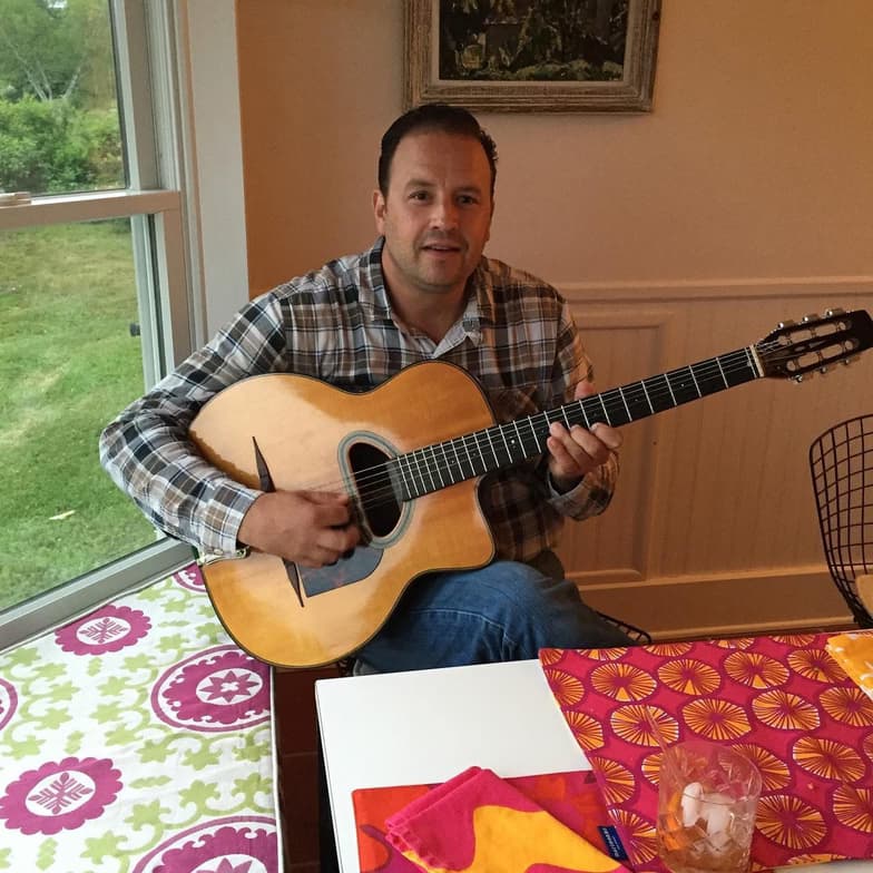 Profile photo of Teddy, Guitar tutor at Wiingy 