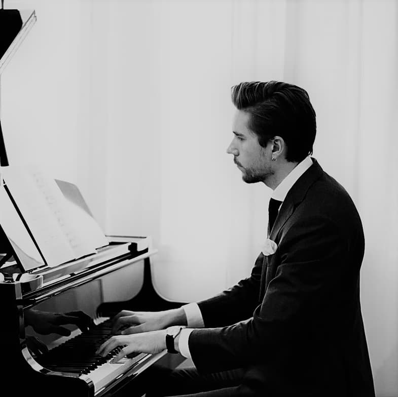 Profile photo of Paul, Piano tutor at Wiingy 