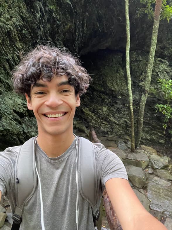 Profile photo of Ricardo, Singing tutor at Wiingy 