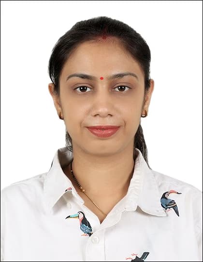 Profile photo of Radhika, Chemistry tutor at Wiingy 