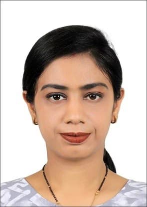 Profile photo of Radhika, Chemistry tutor at Wiingy 