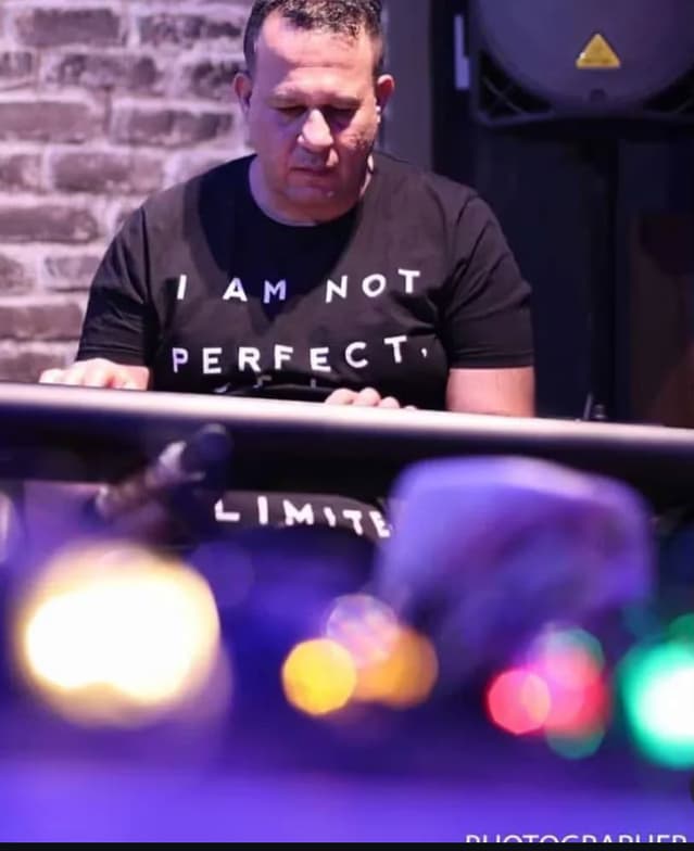 Profile photo of Alik, Piano tutor at Wiingy 