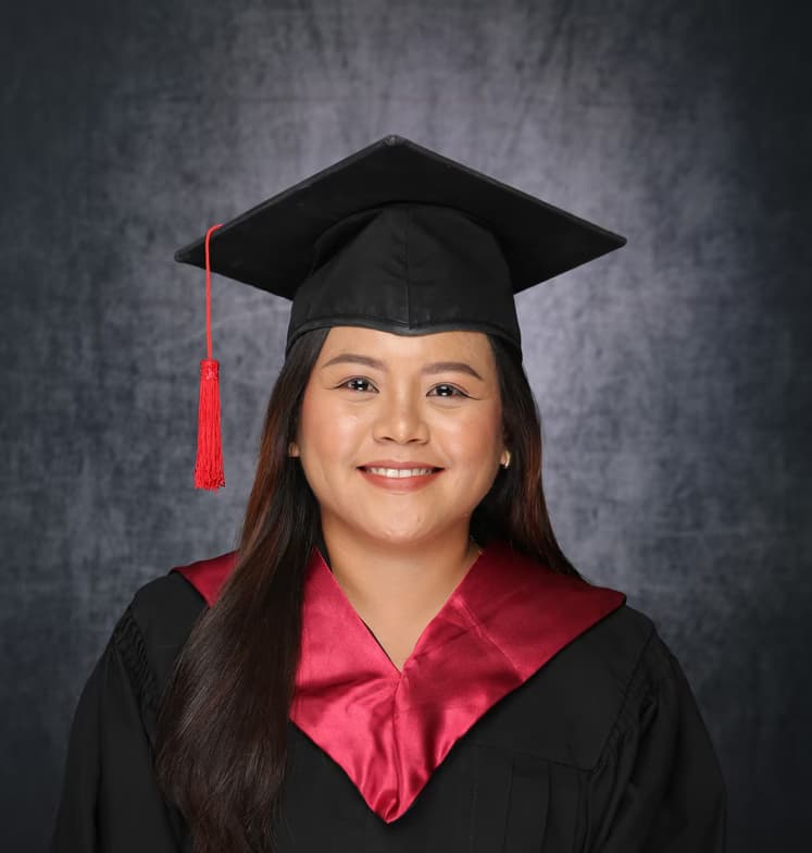 Graduation ceremony photo of Pearl Jam 