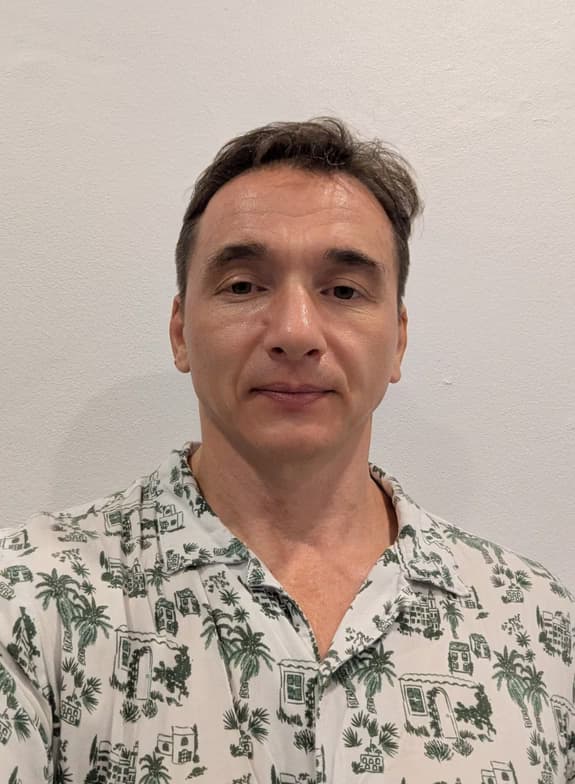 Profile photo of Tigran, Yoga tutor at Wiingy 