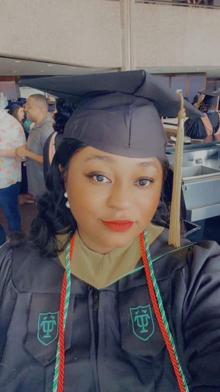 Graduation ceremony photo of Kewa 