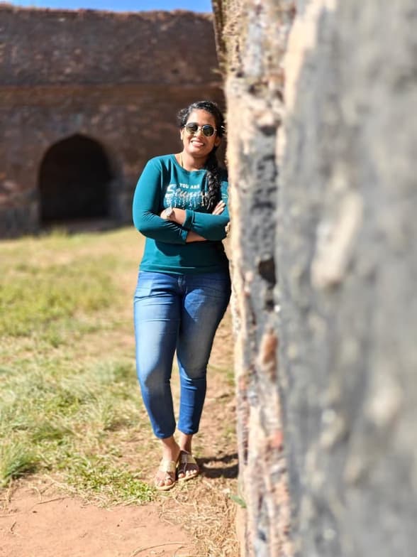 Travel snapshot of Cecilie during a trip 