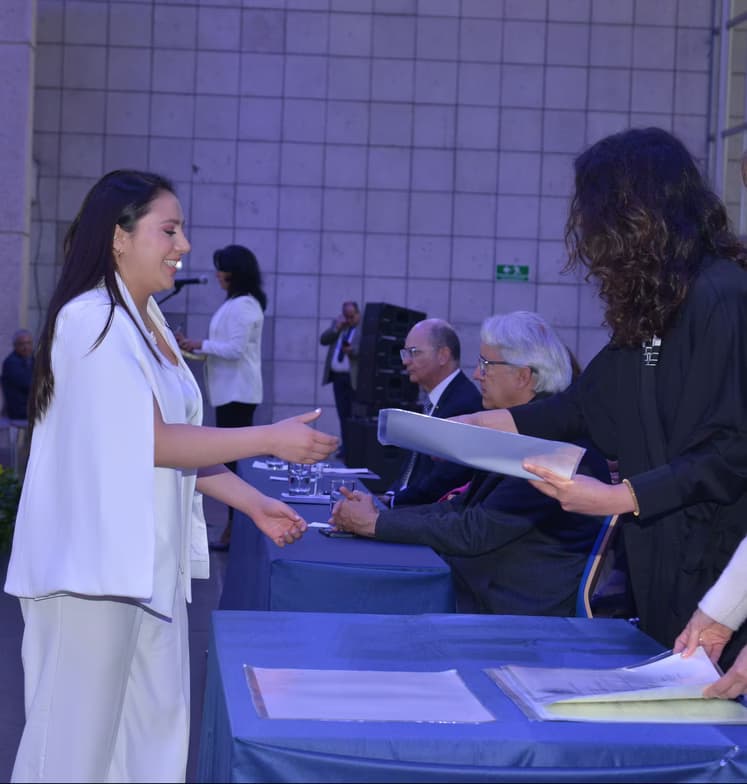 Graduation ceremony photo of Sofía  